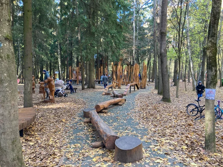 Фото Полоса препятствий + детская площадка в парке Рассказовка - развлечение в Москве | Досугатор